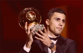 الكرة الذهبية 2024: فينيسيوس جونيور يرد على فوز رودري بينما يقاطع ريال مدريد حفل الكرة الذهبية